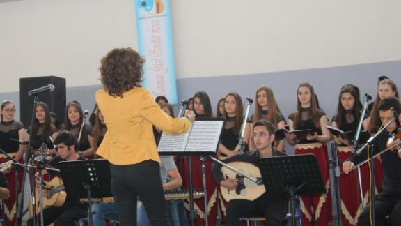 Karaman Güzel Sanatlar Lisesi Korosu Tarafından İlçemizde Konser Verildi.