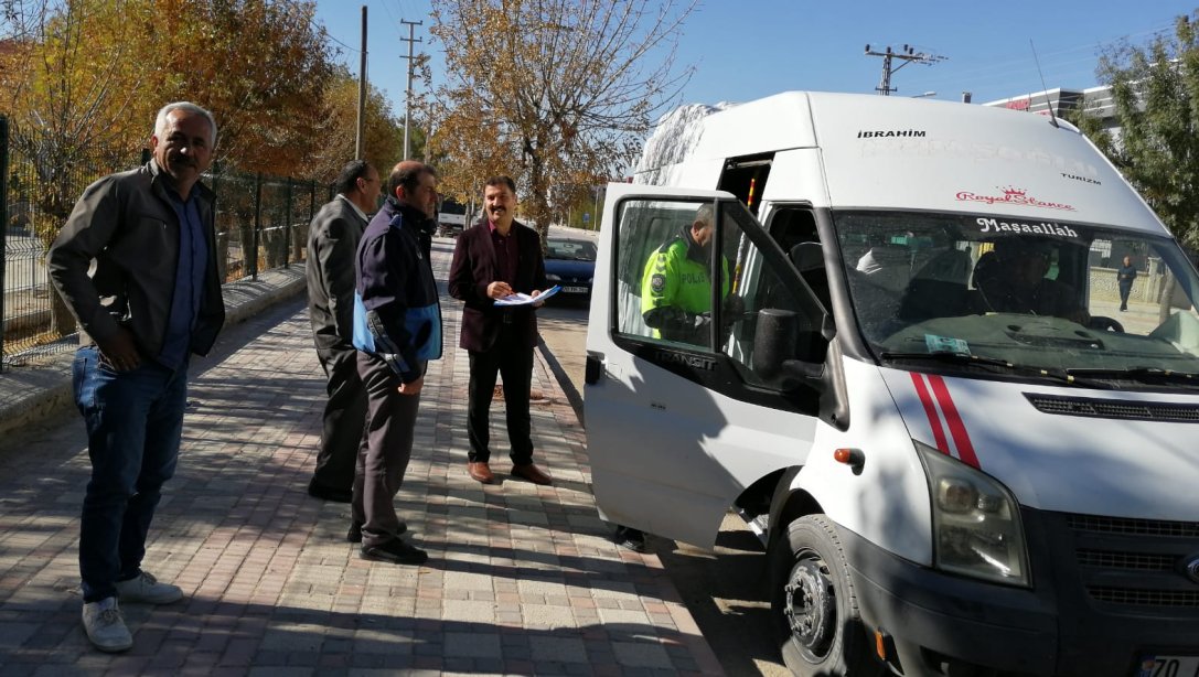 İLÇEMİZDE TAŞIMALI SERVİS ARAÇLARININ DENETİMİ YAPILDI